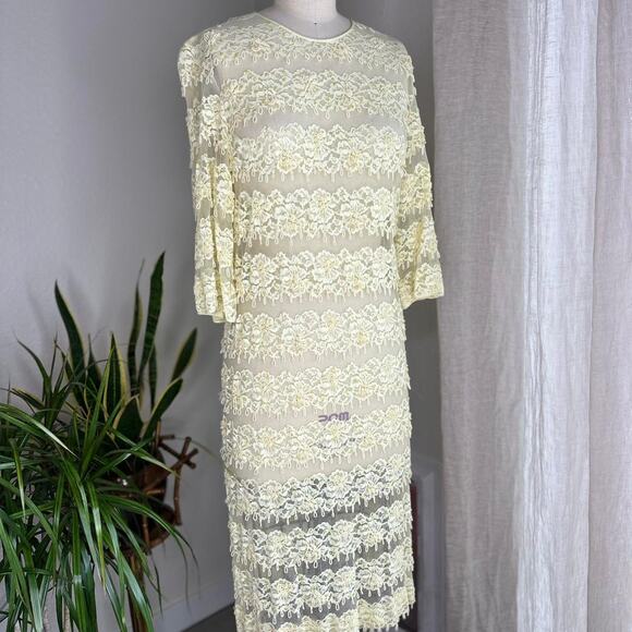 Women’s Medium Dress Lemon Yellow Lace 3/4 Sleeve Vintage Unique 1960s Chemise - Picture 1 of 5